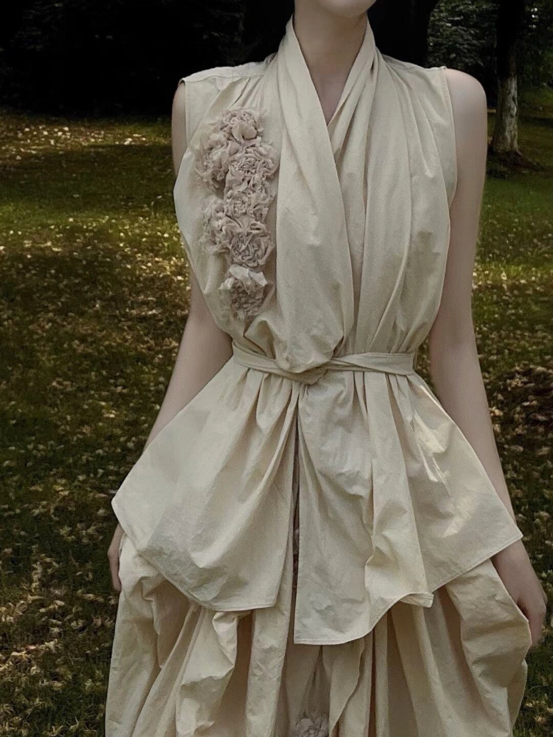 Sleeveless floral top with skirt set