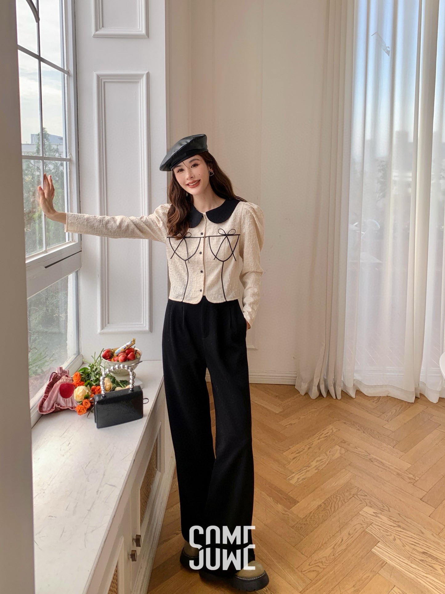Color Block Peter Pan Collar Crop Shirt