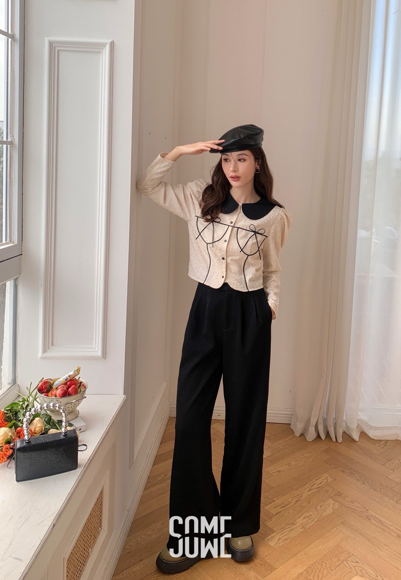 Color Block Peter Pan Collar Crop Shirt